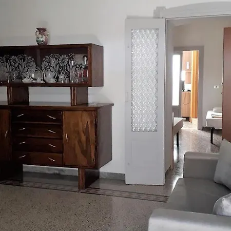別荘 Casa Della Nonna チステルニーノ